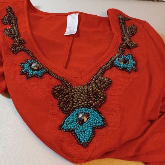 Lightweight Beaded neck Top - Picture 7 of 7